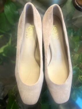 Vintage Franco Sarto￼ Beige Suede Almond Toe Low Block Heel Pumps Women’s